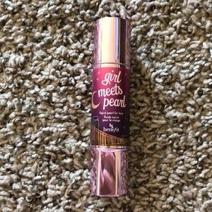 Benefit Girl Meets Pearl liquid pearl for face